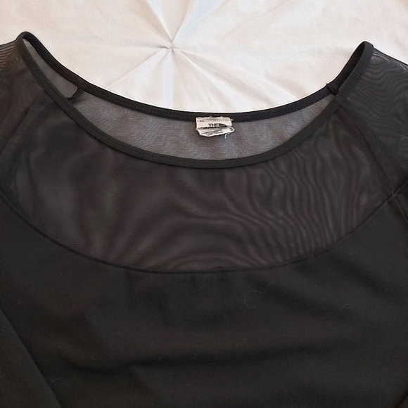 Mesh top long sleeve top - Picture 5 of 5